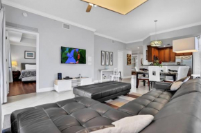 Reunion Retreat: Spacious Condo Near Disney Parks